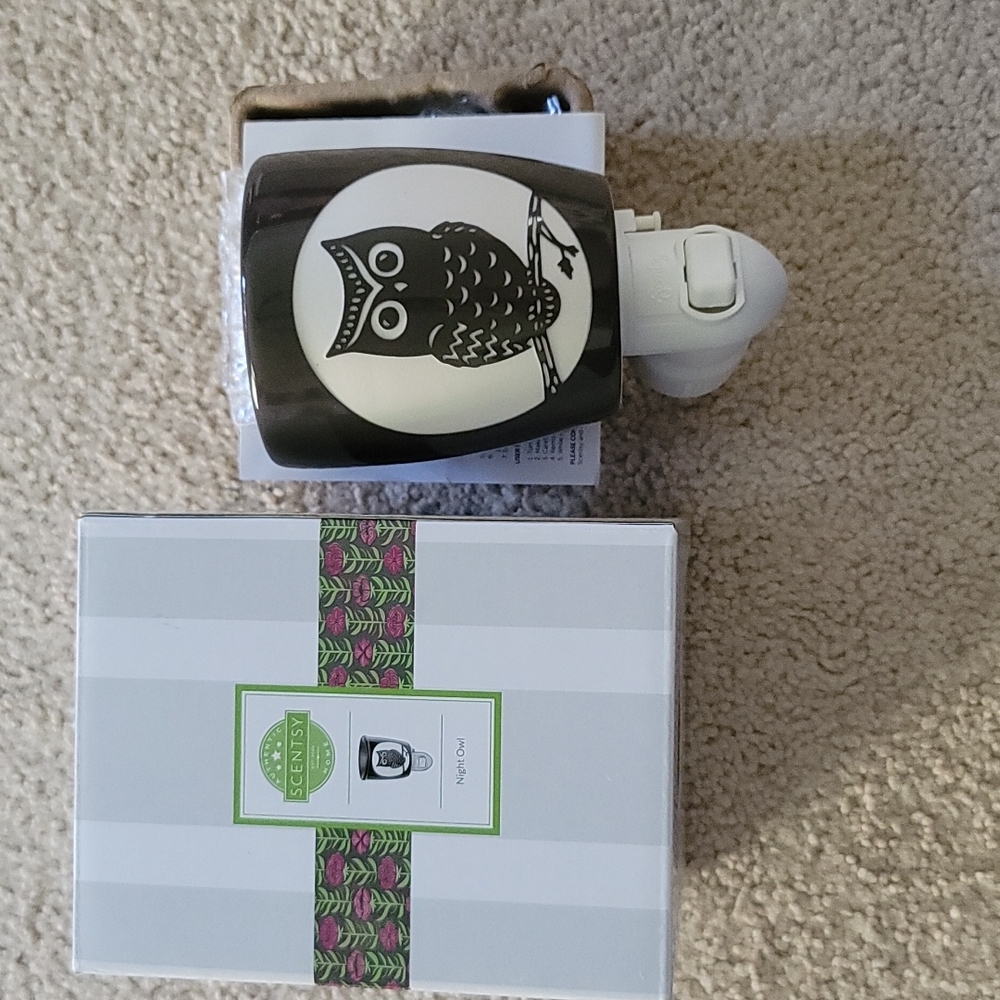 NIB Scentsy plug in -Night Owl